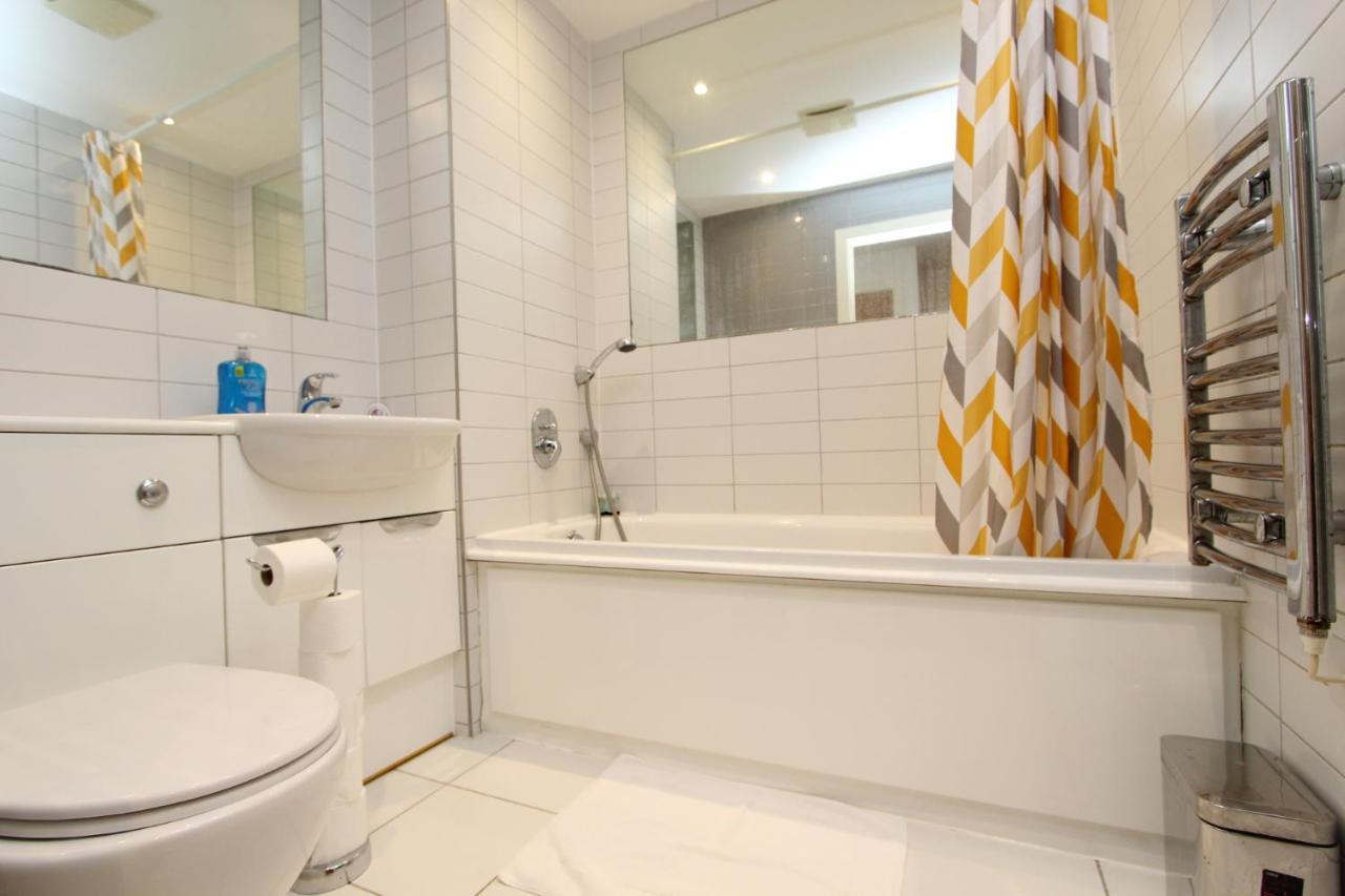 Spacious 1- Bedroom Apartment In E16 Londres Exterior foto